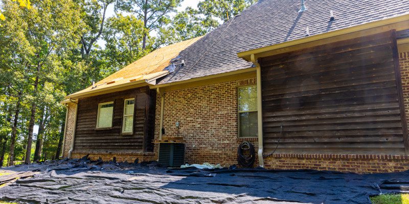 3 Reasons to Prioritize Prompt Residential Roofing Replacement